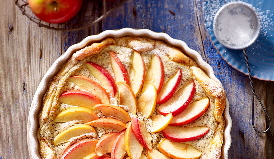 Quick Cheese and Apple Tart with Poppy Seeds